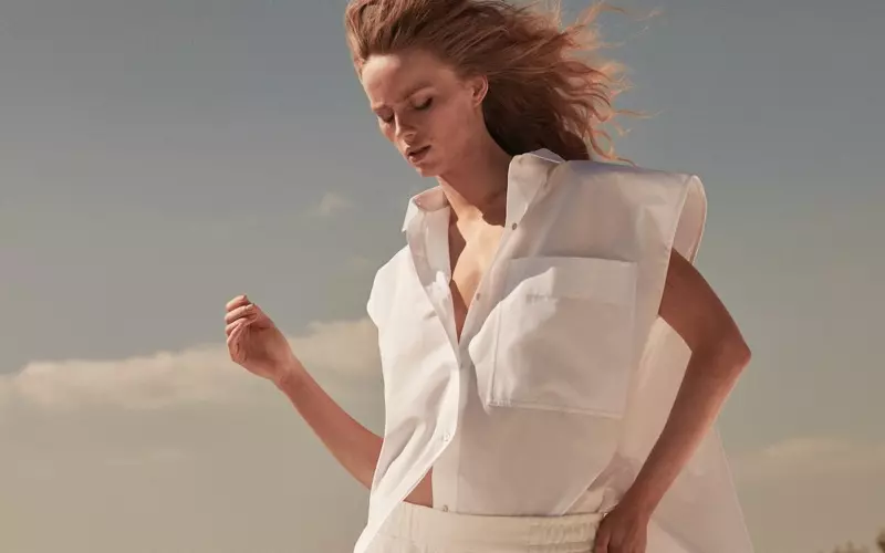 Rianne van Rompaey โพสท่าในแคมเปญ Massimo Dutti Limited Edition ฤดูใบไม้ผลิ-ฤดูร้อนปี 2021