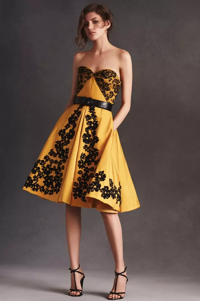 Pandangan daripada koleksi resort 2016 Oscar de la Renta