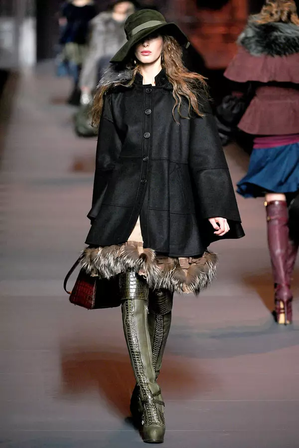 Christian Dior Fall 2011 | Wiki ya Mitindo ya Paris