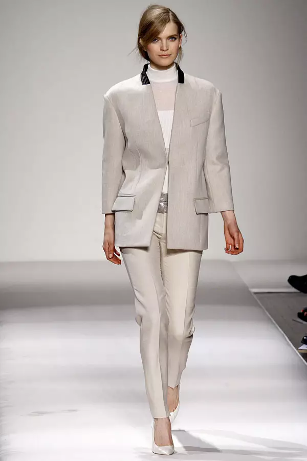 Gianfranco Ferré Fall 2011 | Wiki ya Mitindo ya Milan