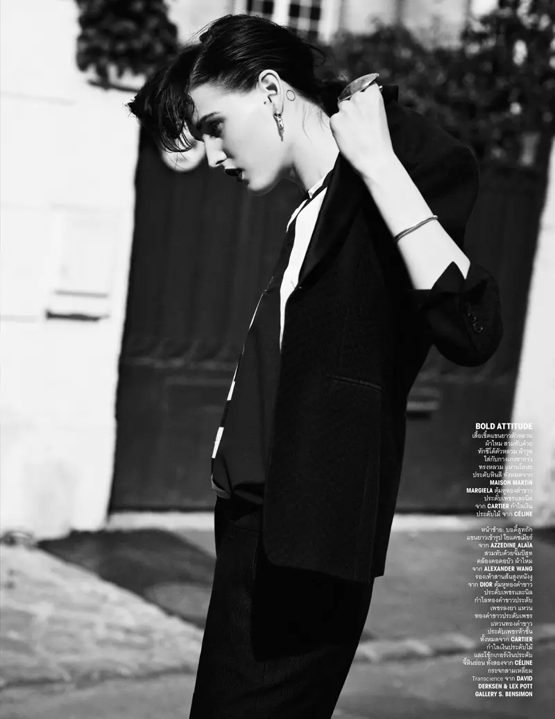 Katlin Aas s'habille pour Vogue Thaïlande juillet 2013 par Ward Ivan Rafik