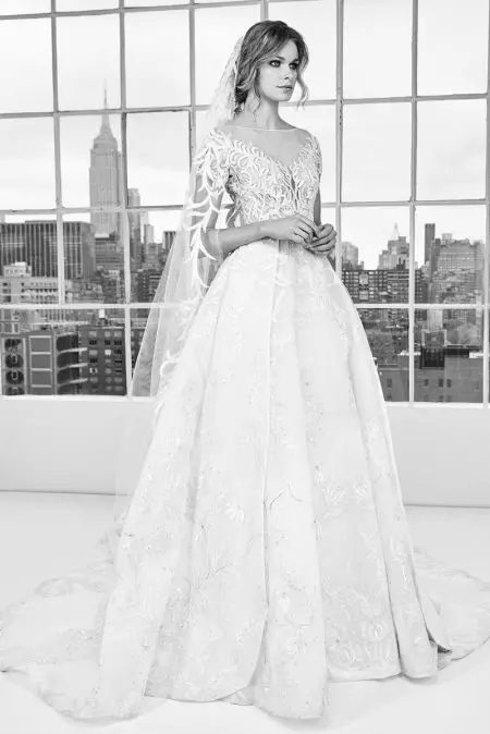 Zuhair Murad ၏ Spring 2018 သတို့သမီးလိုင်းသည် မင်းသမီးအတွက် ဖန်တီးထားသည်။