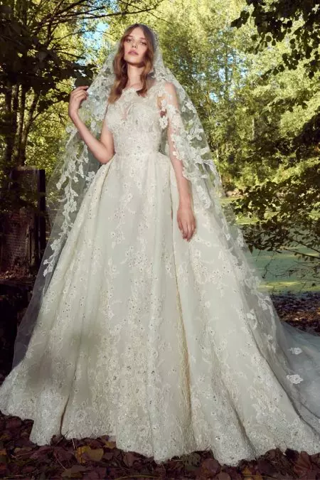 Mzere wa Zuhair Murad Bridal's Fall 2019 uli ndi Zovala Zakumwamba