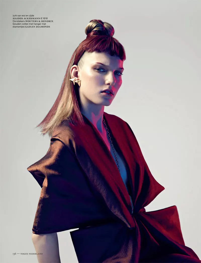 Ang Marique Schimmel Sports Eastern-Inspired Style para sa Vogue Netherlands Septyembre 2012 ni Marc de Groot