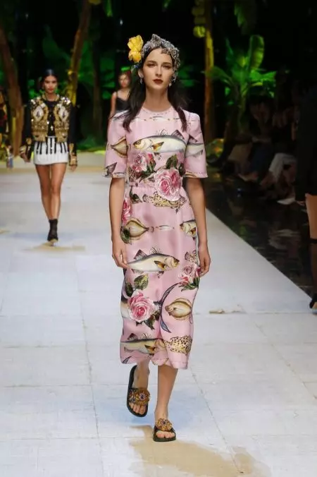 Dolce & Gabbana Head to the Tropics for Spring 2017