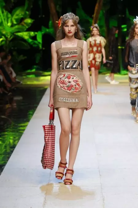 Dolce & Gabbana Head to the Tropics for Spring 2017