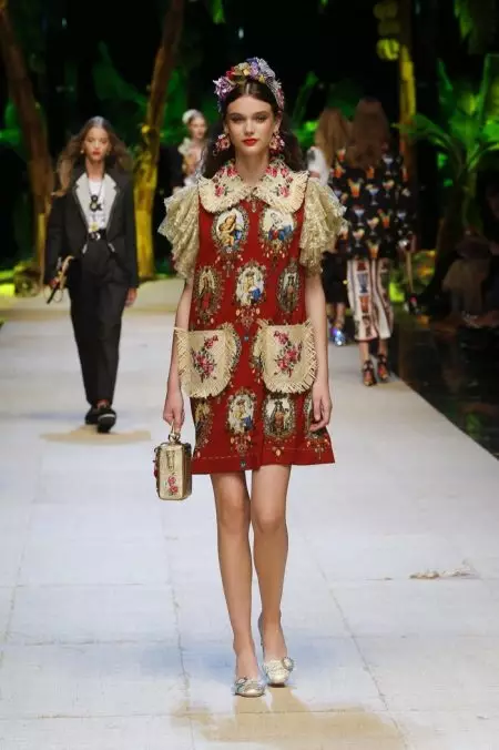 Dolce & Gabbana Head to the Tropics for Spring 2017