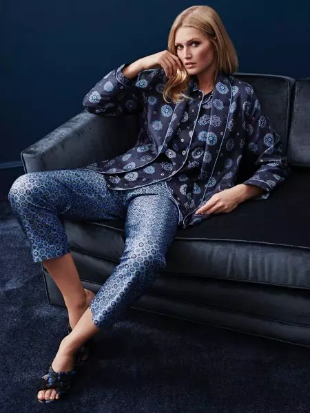 Toni Garrn ლაუნჯები სტილში Zara Home-ის საშემოდგომო კოლექციისთვის