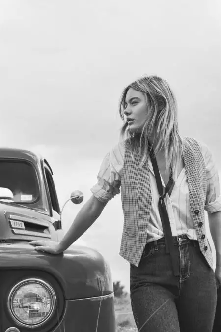 Camille Rowe reist door Texas voor Mango Journeys-campagne