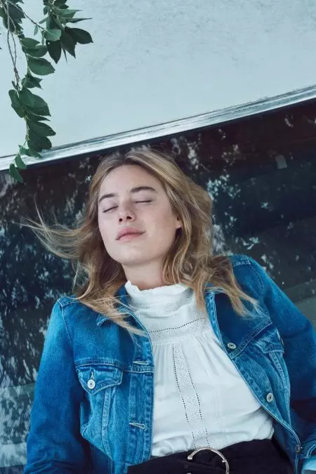 Camille Rowe reser genom Texas för Mango Journeys Campaign