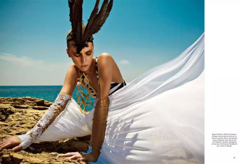 Ros Georgiou medvirker i Vogue Hellas juli 2012 af Thanassis Krikis