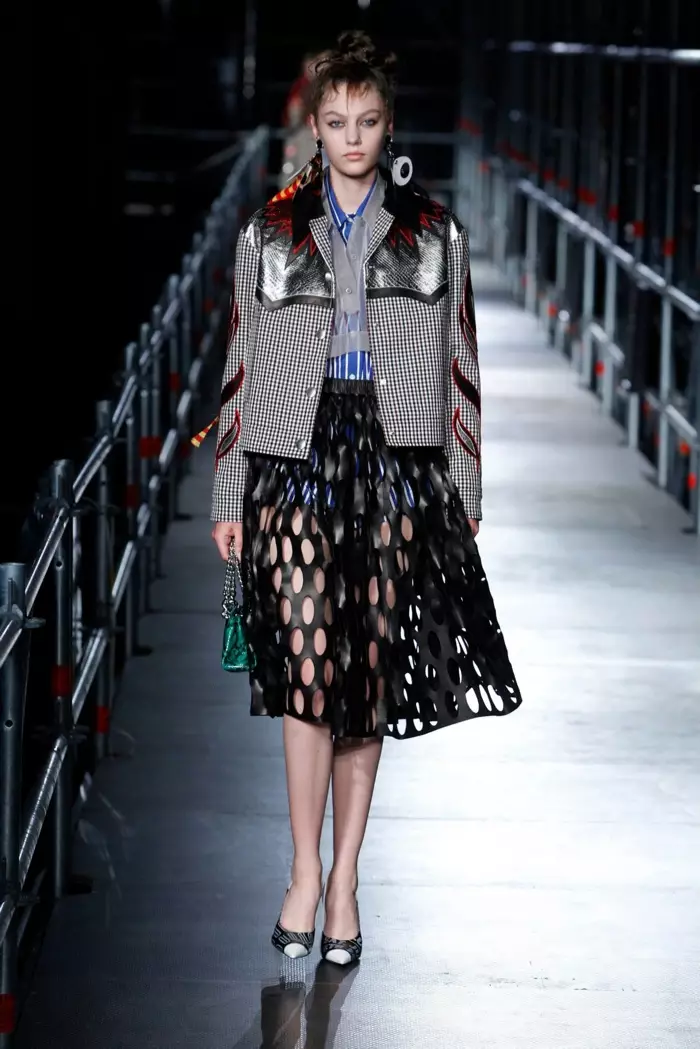 Miu Miu Resort 2016: สไตล์คลับ