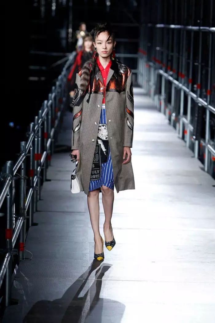 Miu Miu Resort 2016: Klubowy styl