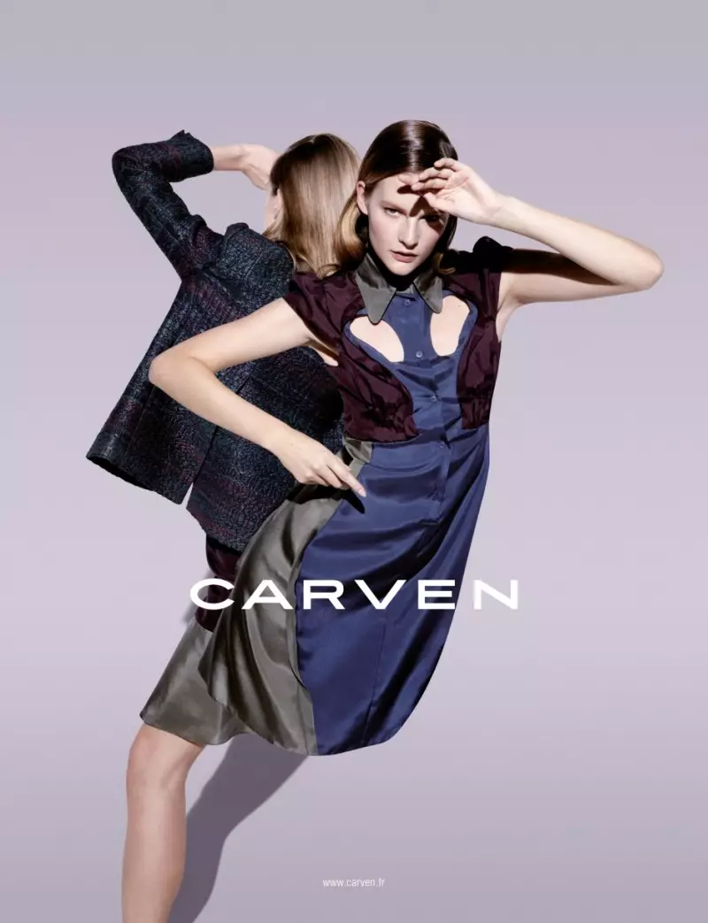 Sara Blomqvist na-egosi akụkụ abụọ maka mkpọsa Carven's Spring 2013 nke Viviane Sassen.