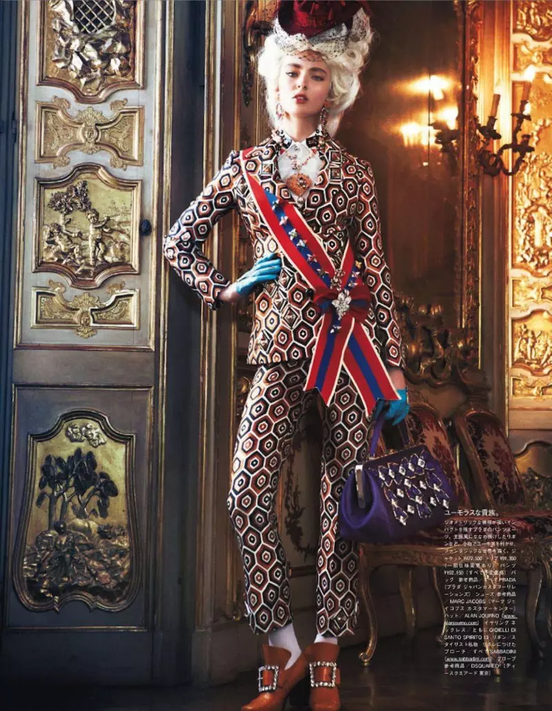 Ymre Stiekema mallintaa ylellistä glamouria Vogue Japaniin lokakuussa 2012, kirjoittanut Giampaolo Sgura