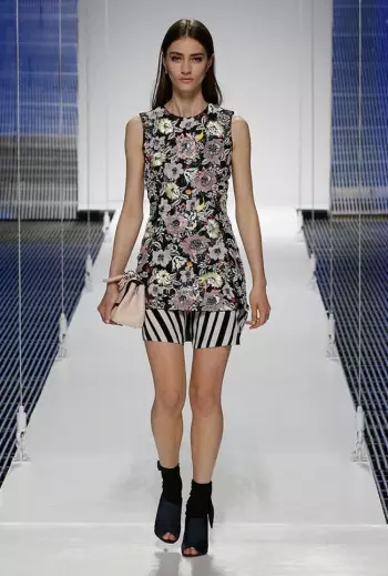 Dior's Cruise 2015 Show Takes on Scarves, Model