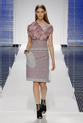 Dior's Cruise 2015 Show Takes on Scarves, Pattern