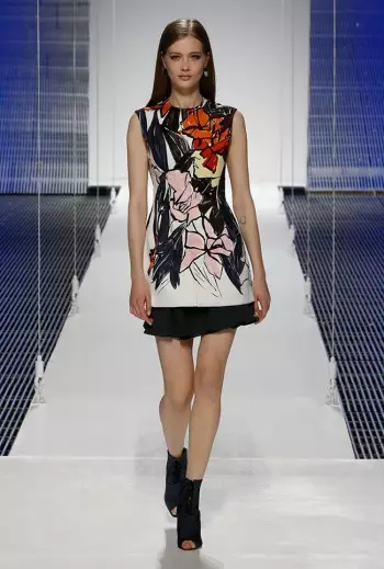 Dior's Cruise 2015 Show Takes on Scarves, Pattern