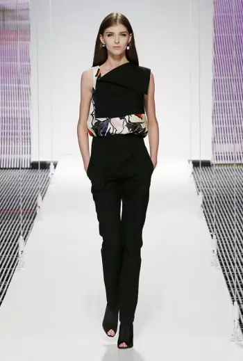 O desfile Cruise 2015 da Dior assume lenços e estampas