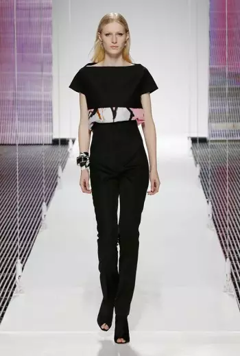 O desfile Cruise 2015 da Dior assume lenços e estampas