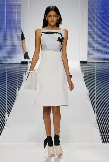 Dior's Cruise 2015 Show tar på halsdukar, mönster