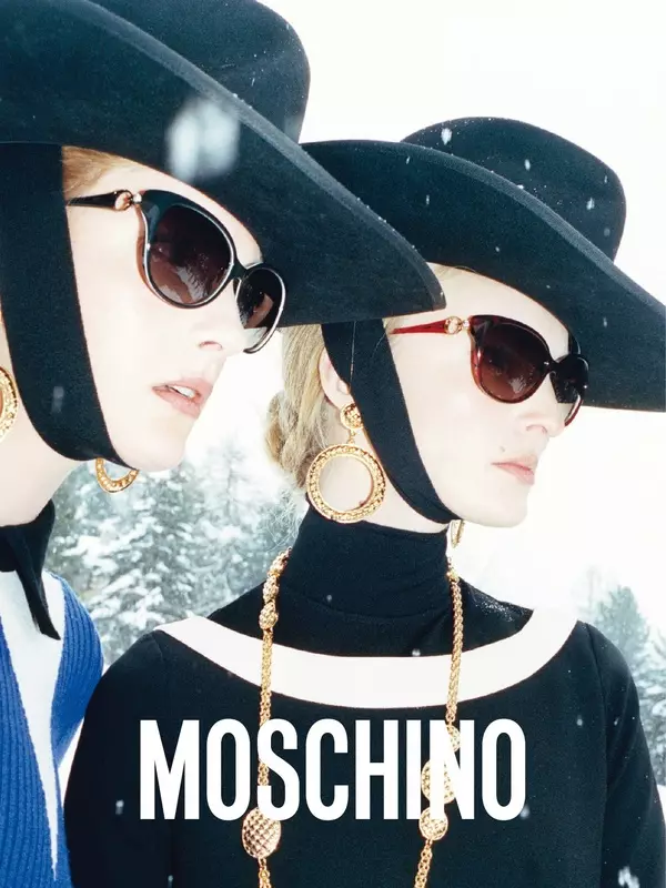 Ophelie Rupp i Ymre Stiekema krenuli su na obronke za Moschino kampanju za jesen 2012., Juergen Teller