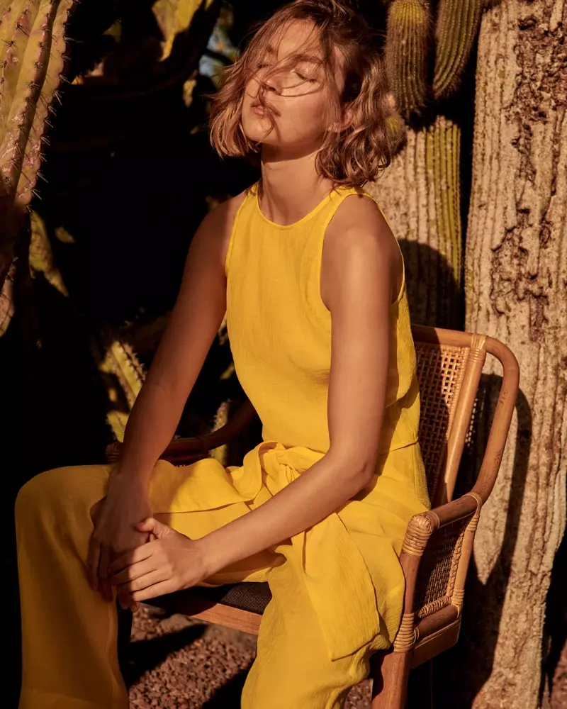 Arizona Muse modela el amarillo brillante en la campaña primavera-verano 2018 de Mango Committed