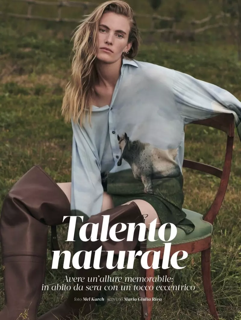 Emily Baker elegantiškai pozuoja lauke Marie Claire Italija