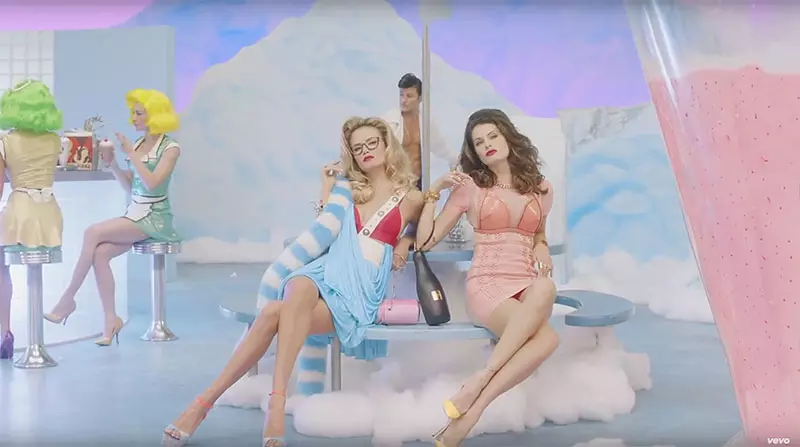 Natasha Poly e Isabeli Fontana sono le star del video musicale M.I.L.F.$ di Fergie