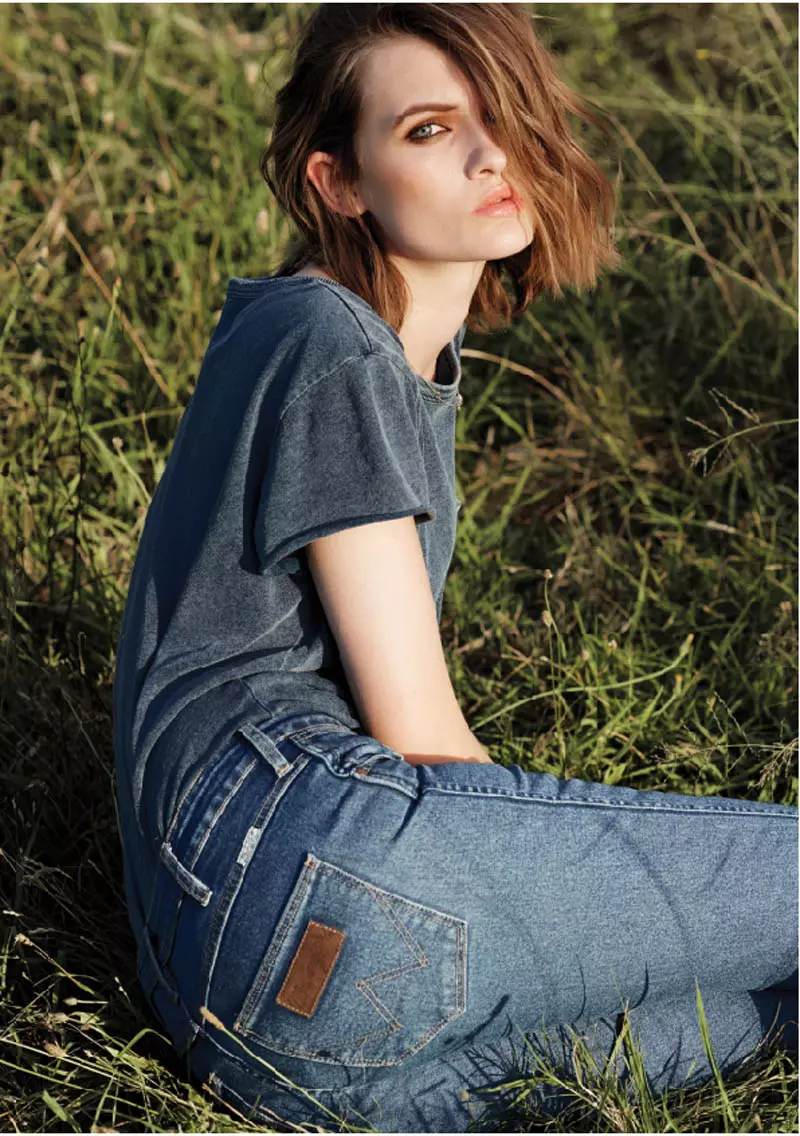 Lara Mullen visszatér a természetbe a WRANGLER 2014. őszi kampányához