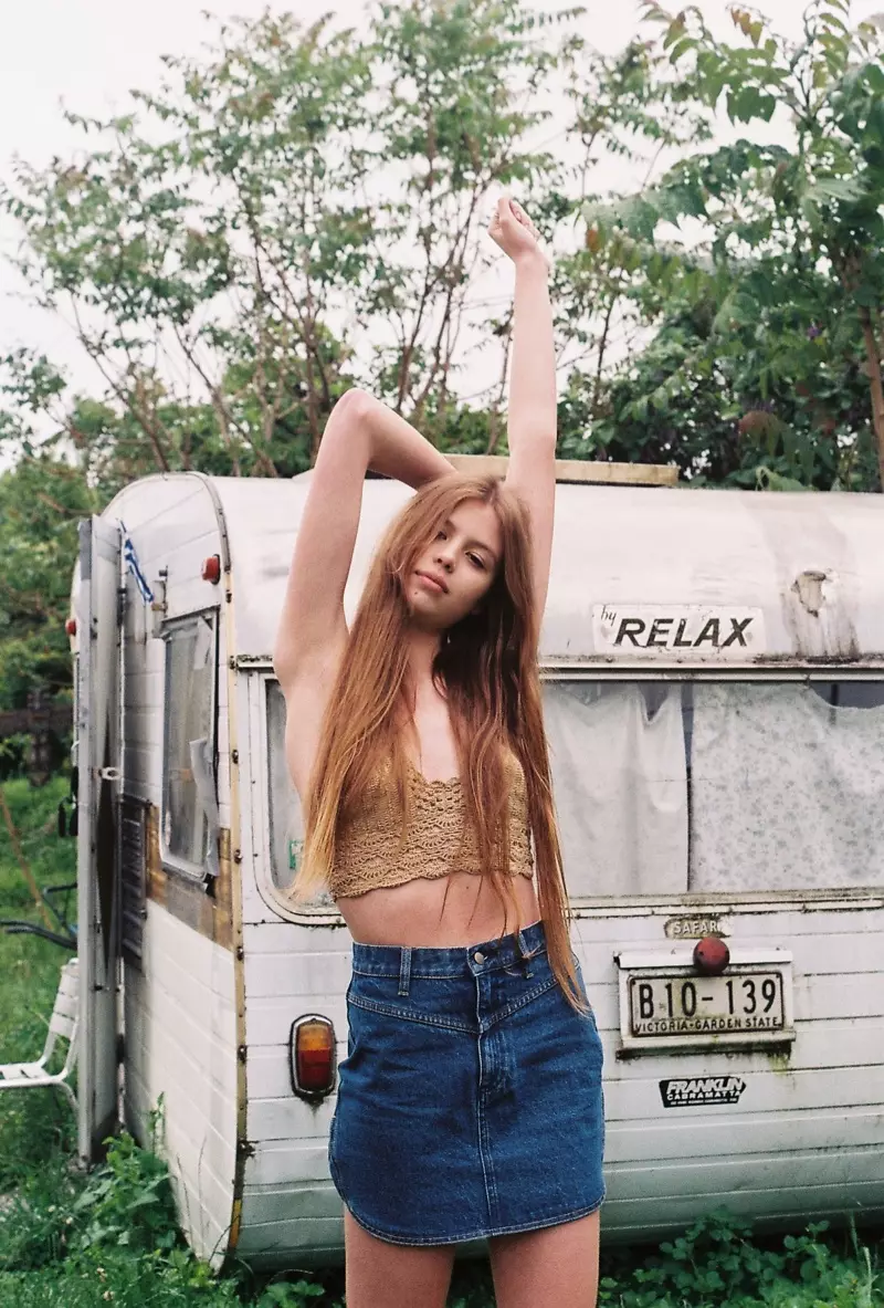 Naging Casual si Chloe Worthington sa Wrangler Festival Campaign