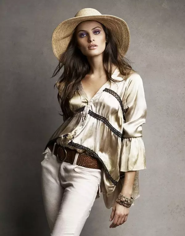 Isabeli Fontana pour Vogue Brésil novembre 2010 par Patrick & Victor Demarchelier