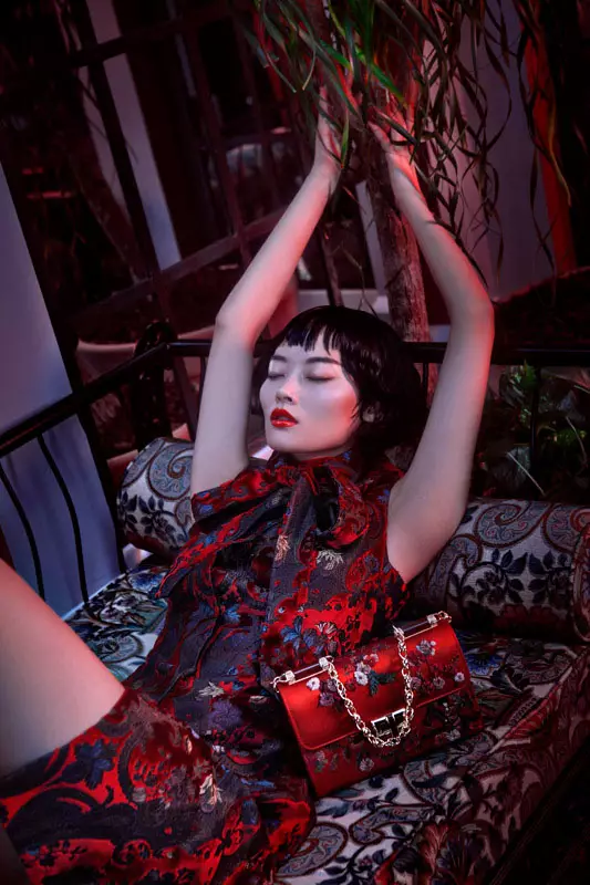 Li Xiao Xing hipnotiza en L'Officiel China Shoot de Michelle Du Xuan