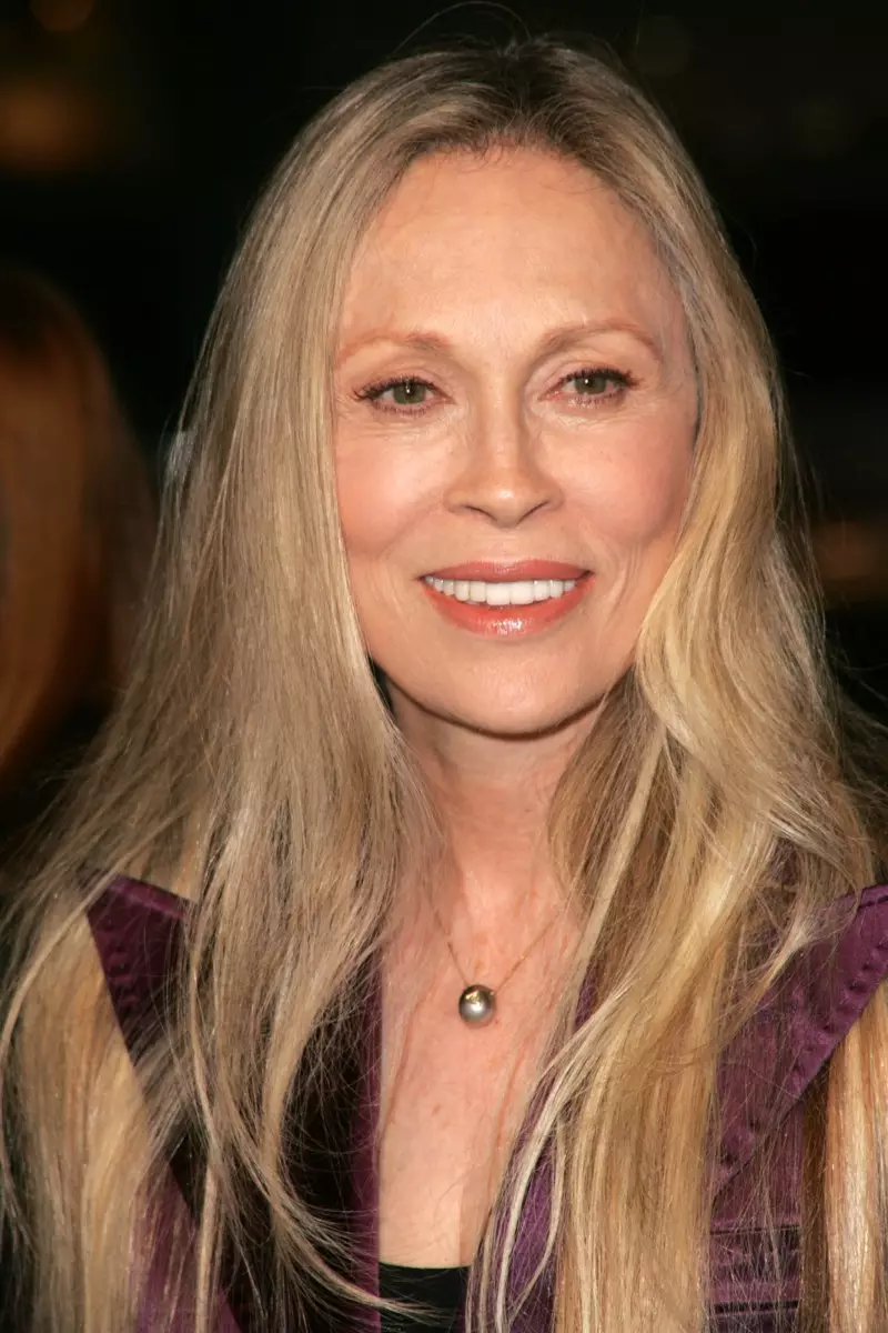 Faye Dunaway දිගු කෙස්