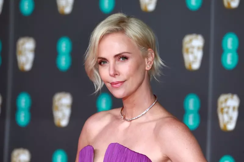 Charlize Theron Nywele Fupi