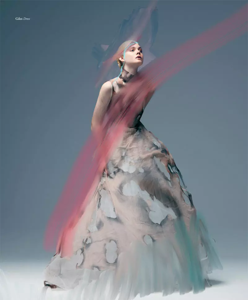 Elle Fanning wurdt surrealistysk foar Bullett Magazine's Winter 2012 Cover Shoot