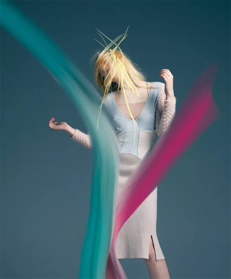 U-Elle Fanning Uthola i-Surreal ye-Bullett Magazine's Winter Shoot 2012 Cover Shoot