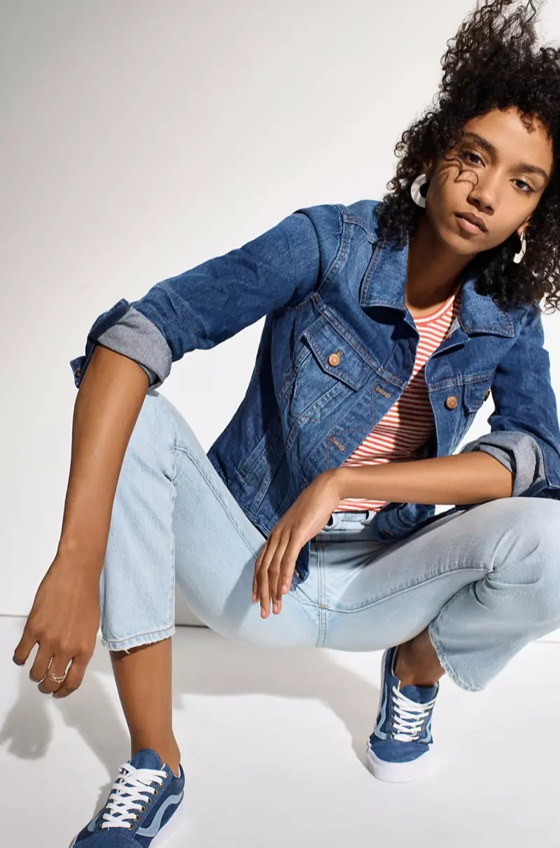 Madewell The Jeans Jacke in Pinter Wash, Baby T-Shirt in Stripe, The Perfect Summer Jean in Fitzgerald Wash und Madewell x Vans Unisex Old Skool Sneakers in Denim