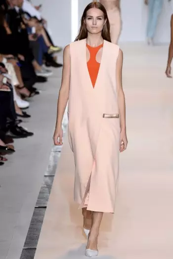 Mugler jaro 2015: David Koma odhaluje sexy elegantní