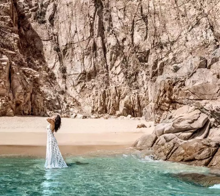 Isabeli-Fontana-Beach-Style-Marie-Claire-Brazil-2015-Şəkillər09