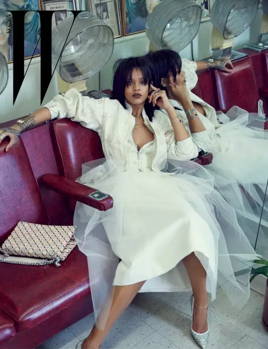 rihanna-dior-fashion-shoot-w-Korea03