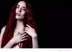 Лізі Джагер выступае ў кампаніі ManiaMania Fine Jewelry Campaign