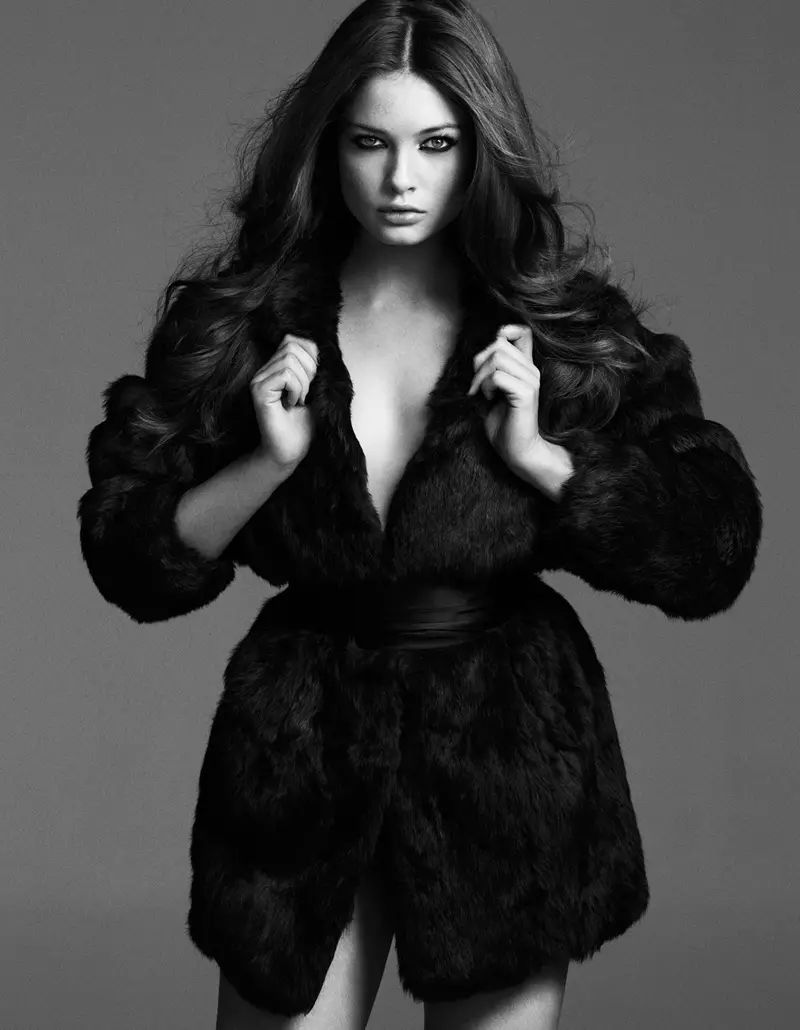 Sandrah Hellberg Sizzles In Cafe Magazine 2013ko maiatza Martin Petersson-ek