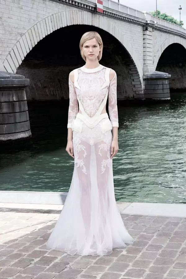 Givenchy Fall 2011 Couture | पेरिस Haute Couture