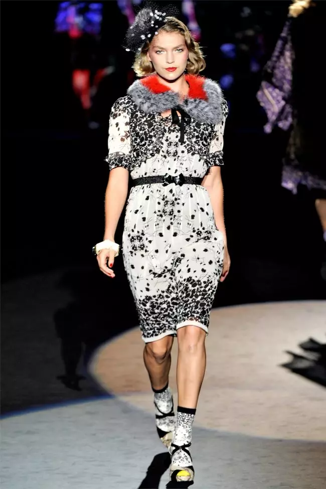 Anna Sui Caij nplooj ntoos hlav 2012 | New York Fashion Week