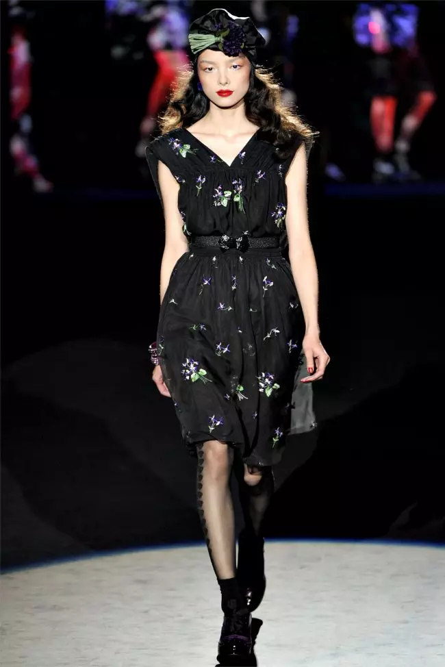 Anna Sui 2012 yil bahori | Nyu-York moda haftaligi