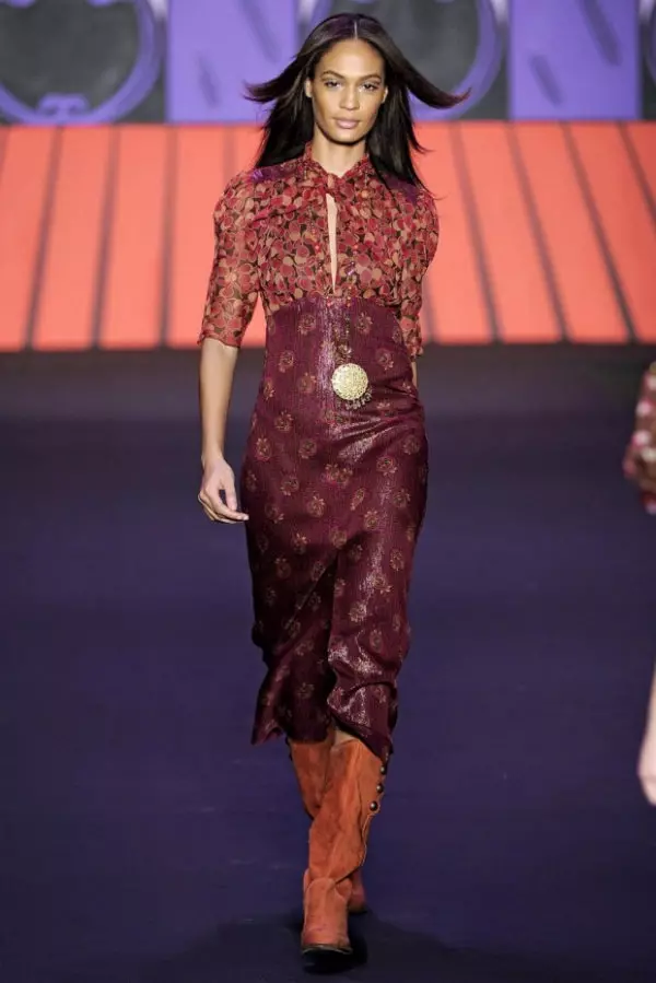 Anna Sui Fall 2011 | نيۇ-يورك مودا كىيىم ھەپتىلىكى