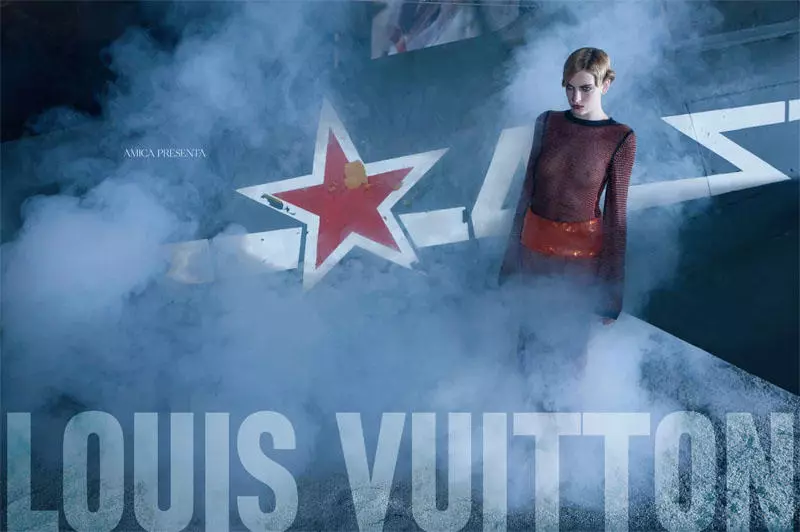 Suzie Bird & Ophelie Rupp i Louis Vuitton for Amica marts 2011 af Christopher Morris