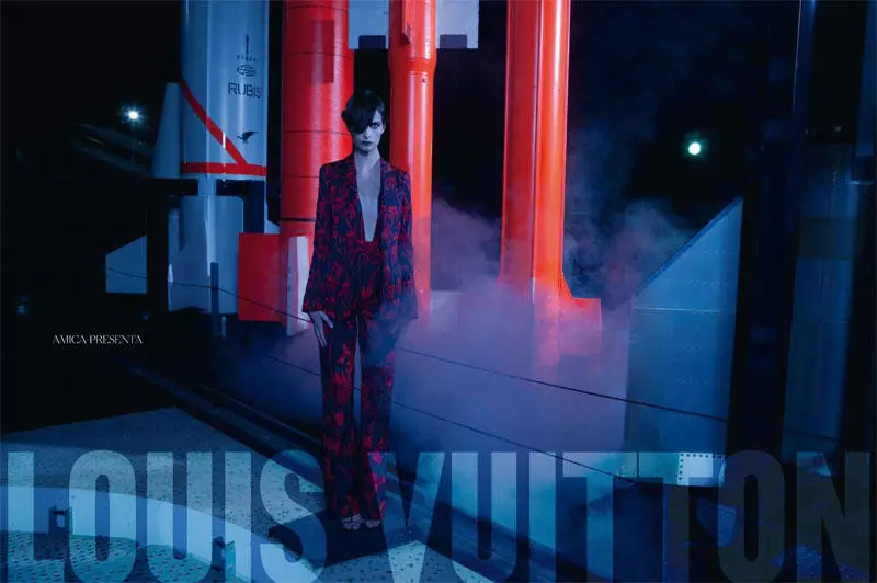 Suzie Bird & Ophelie Rupp i Louis Vuitton for Amica marts 2011 af Christopher Morris