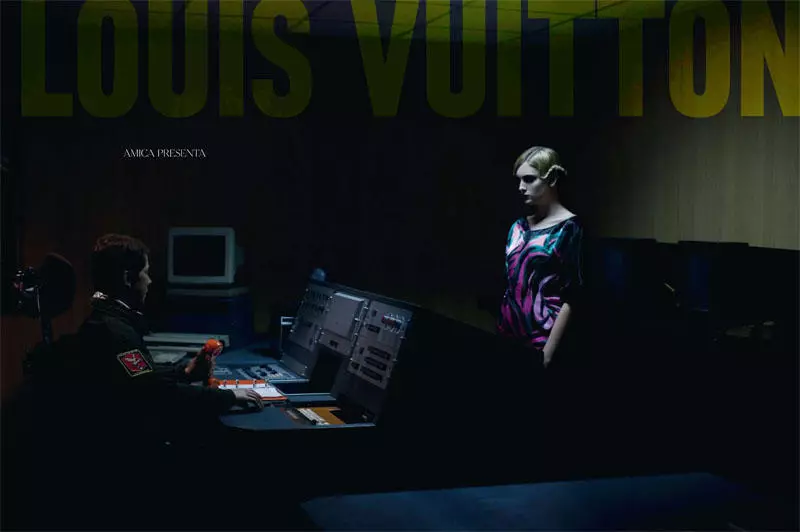 Suzie Bird & Ophelie Rupp muri Louis Vuitton kuri Amica Werurwe 2011 na Christopher Morris